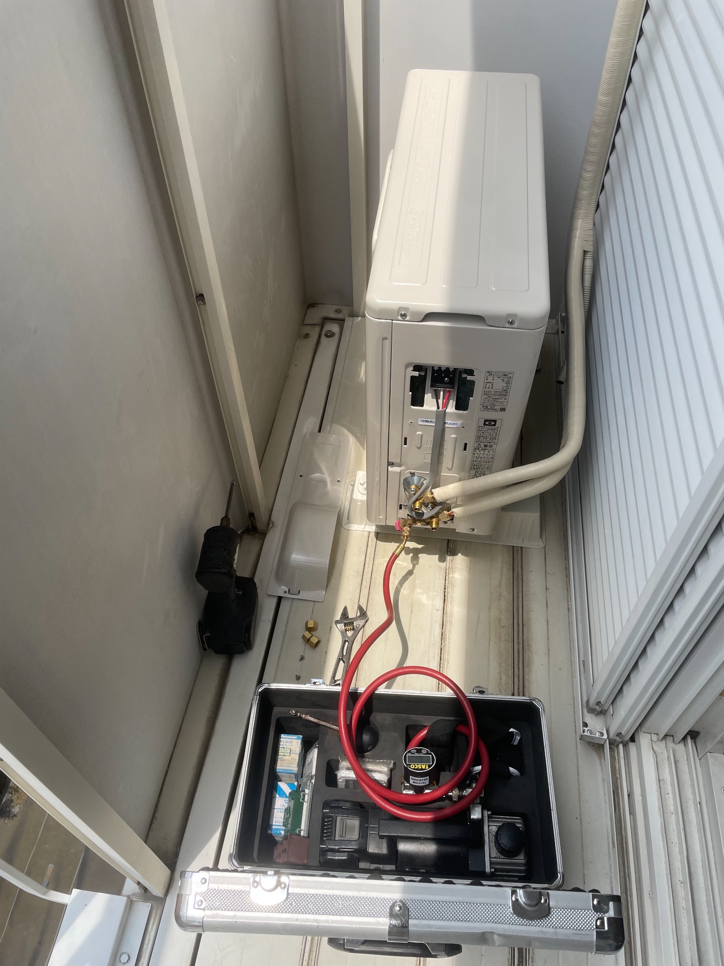 室外機真空引き