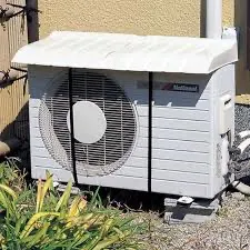 夏も冬も快適に！エアコンの室外機カバーの活用方法