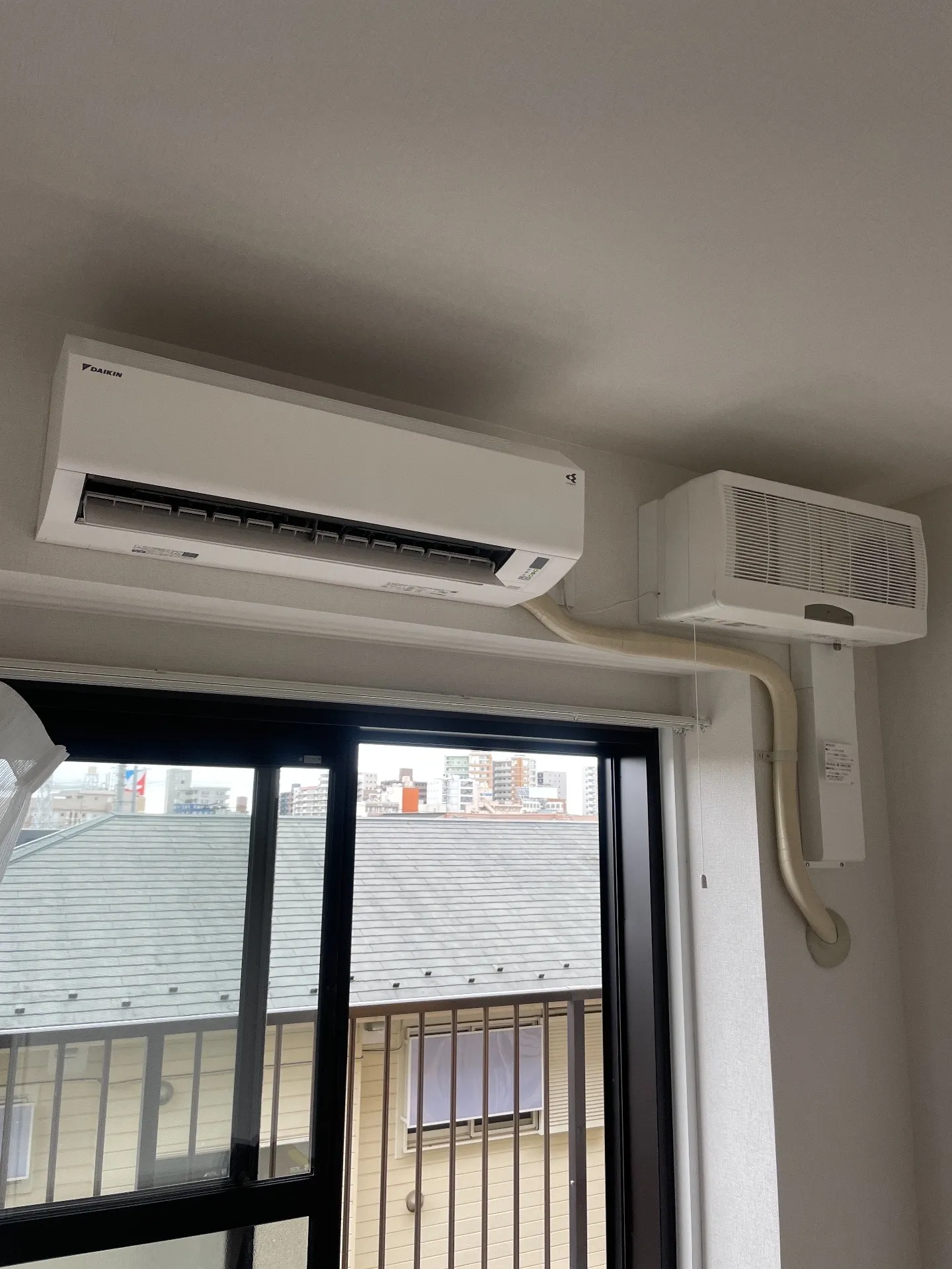 施工後ベランダ側室内機