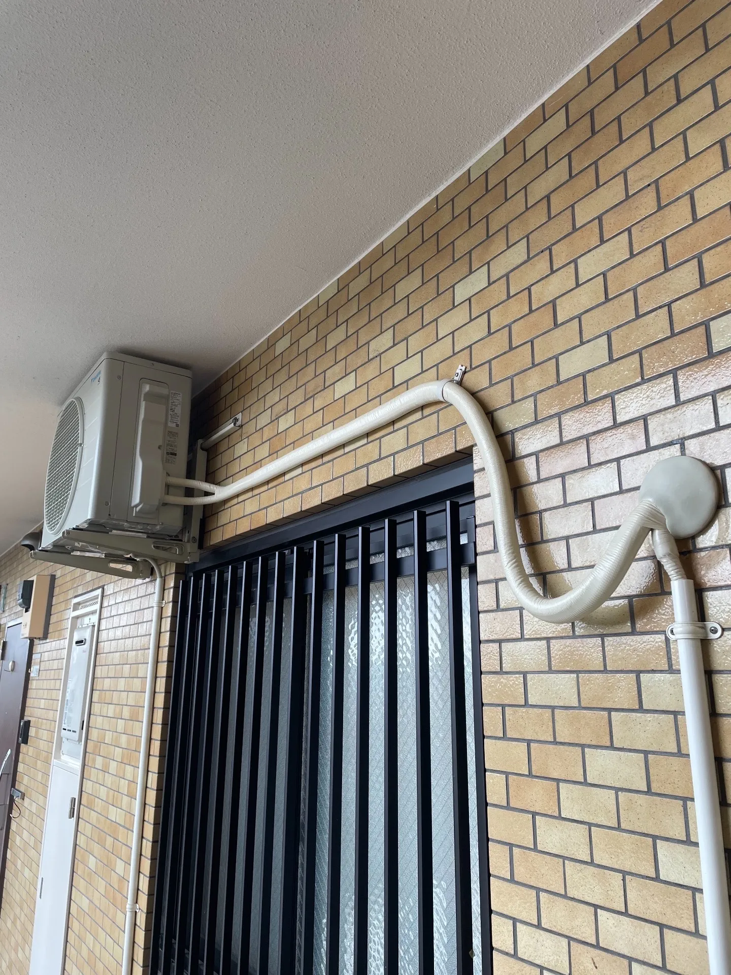 施工後共用廊下側室室外機