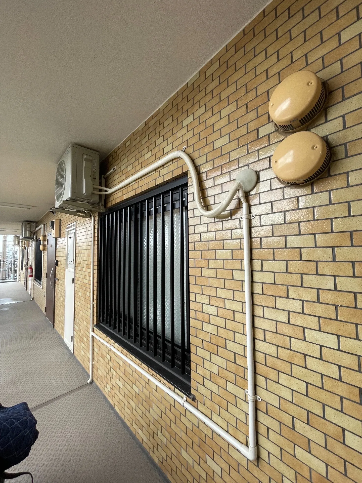 施工後共用廊下側室室外機