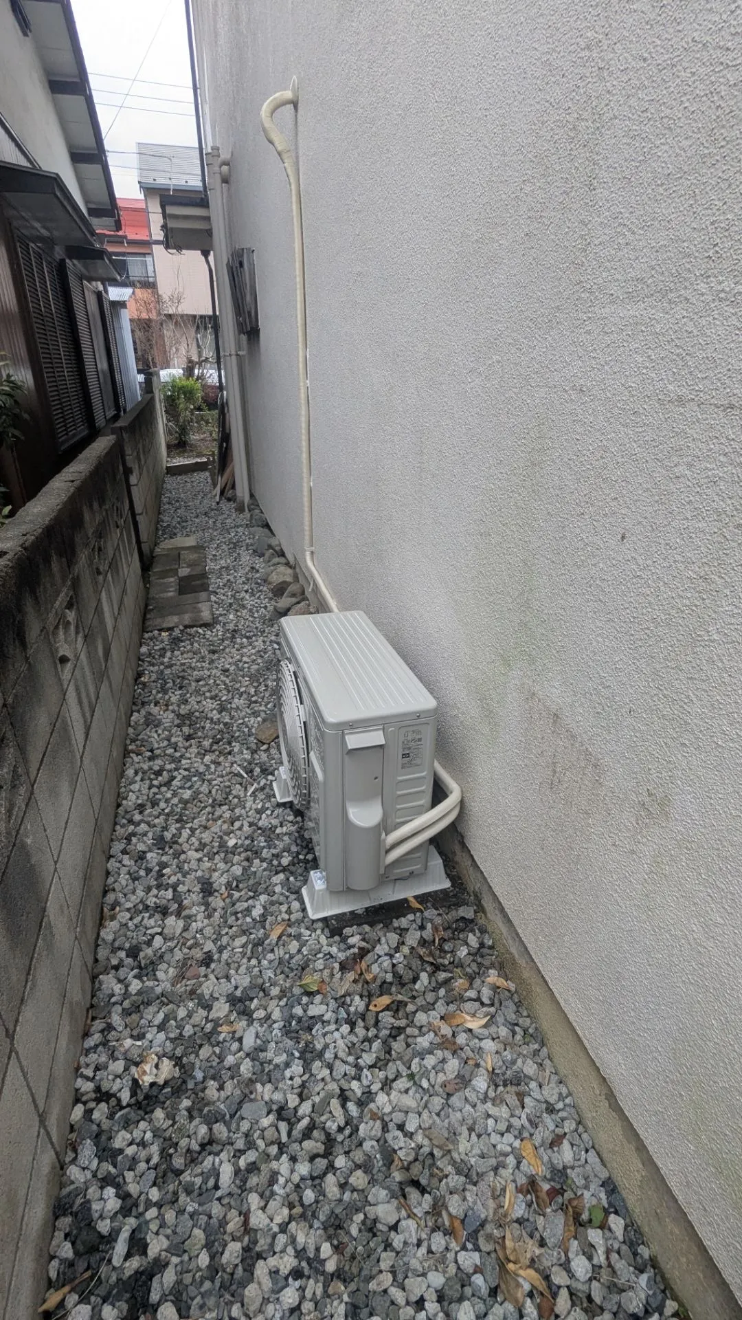 施工後室外機配管接続部