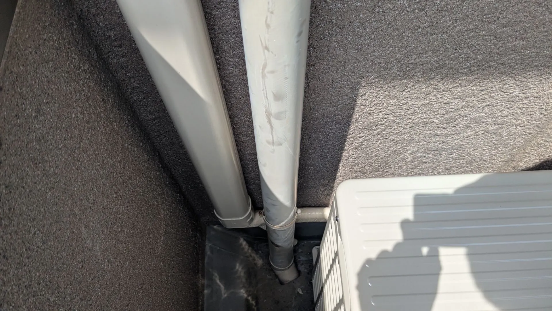 施工後配管カバー端末