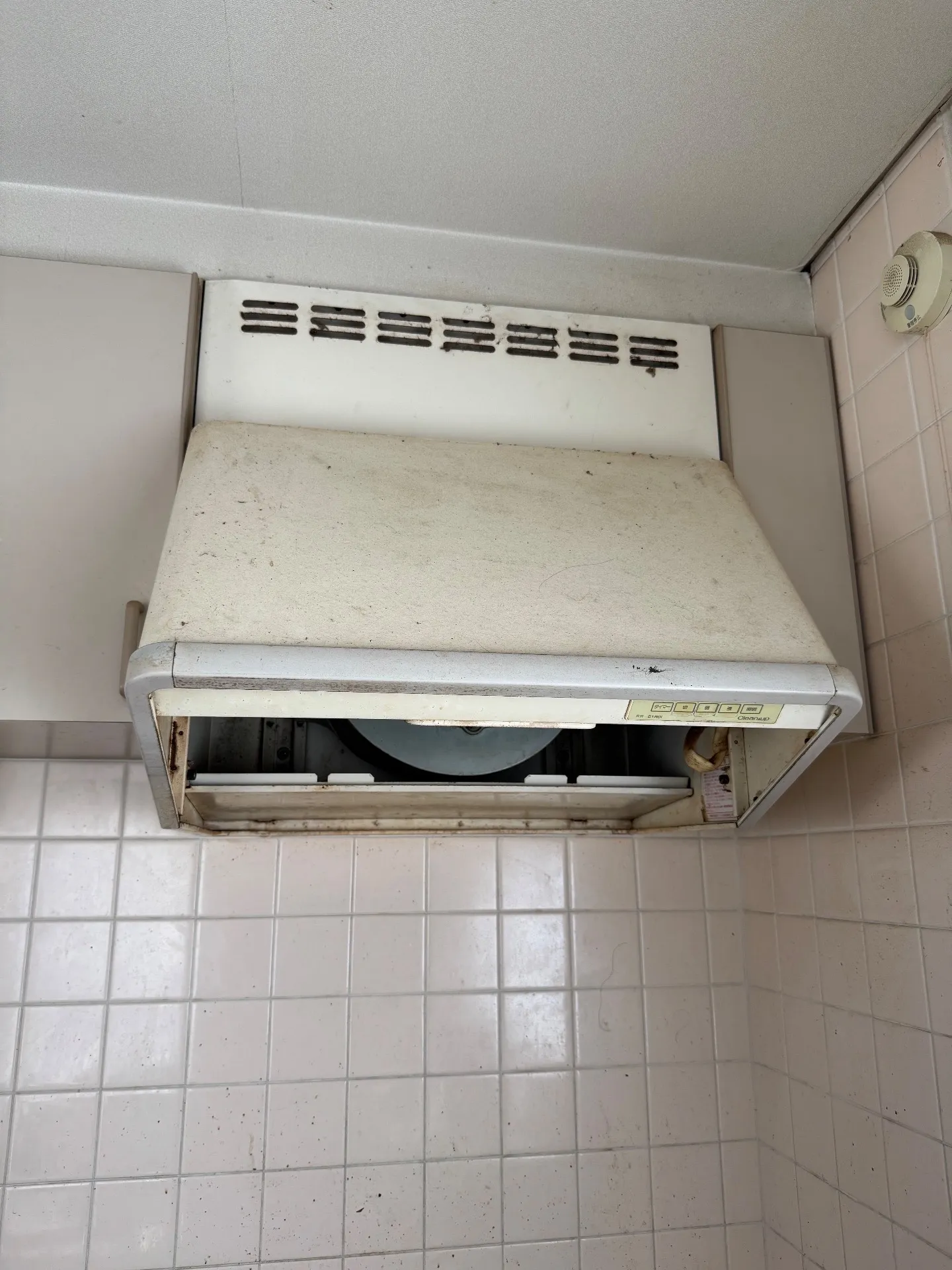 施工前レンジフード