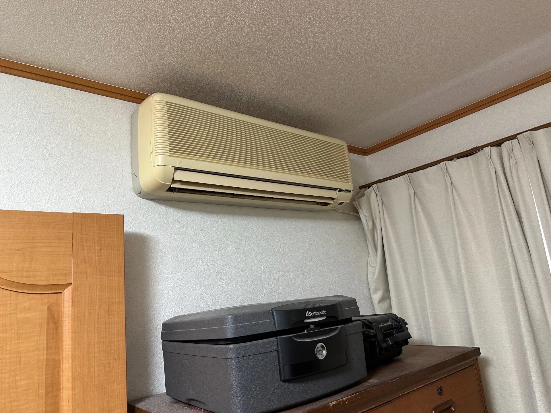 施工前2台目室内機