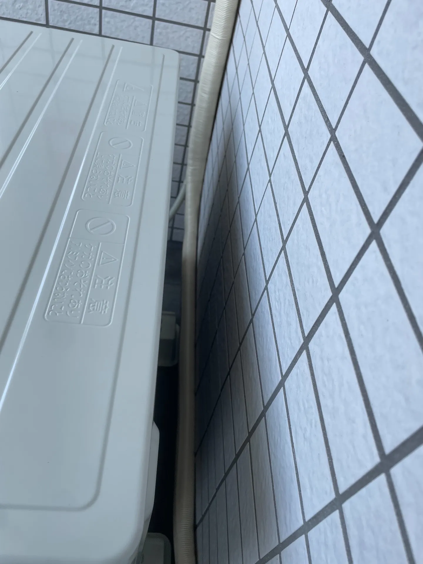 施工後室外機裏配管