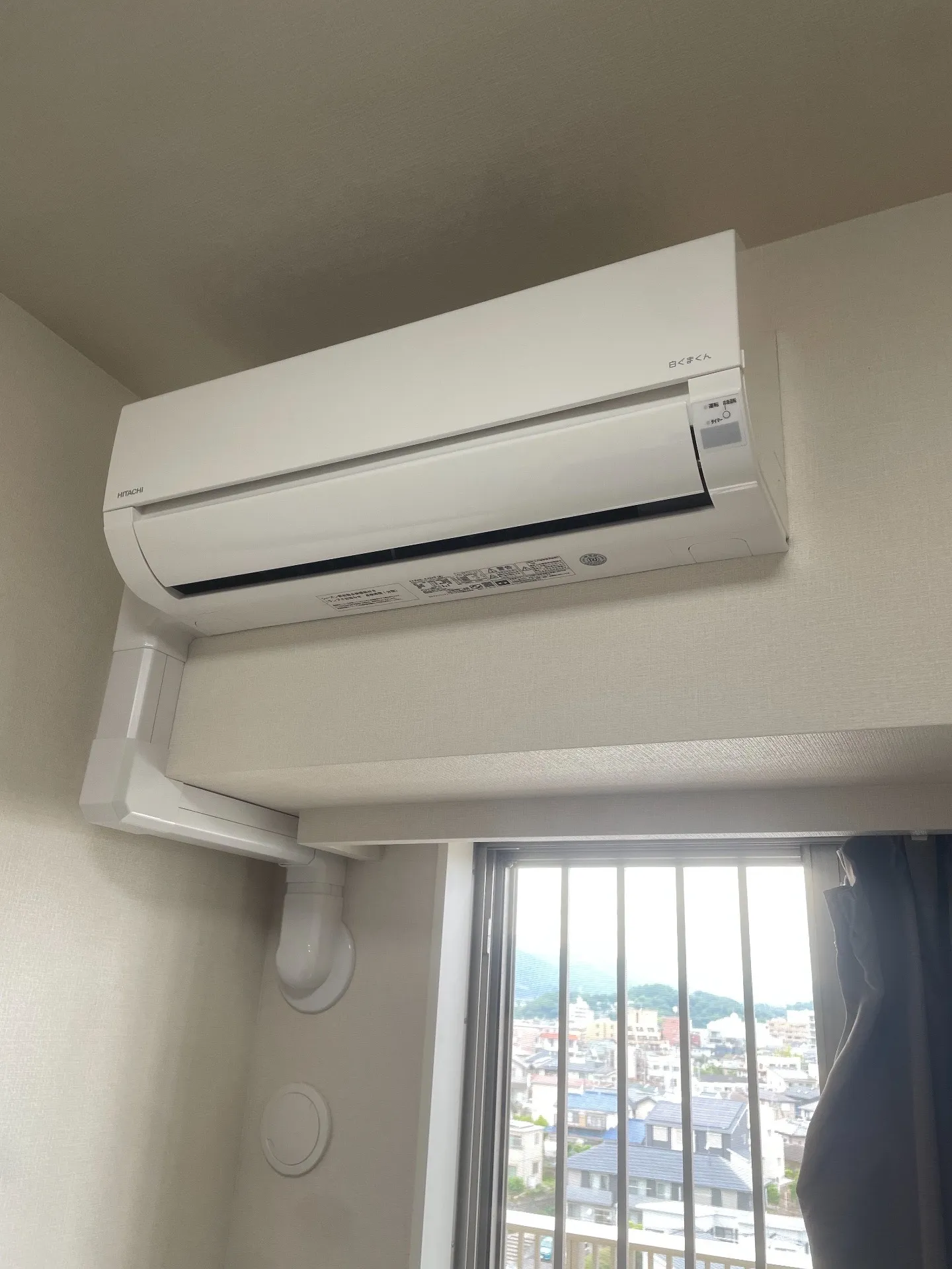 エアコン室内機の取り付け作業工程をまとめてみました。