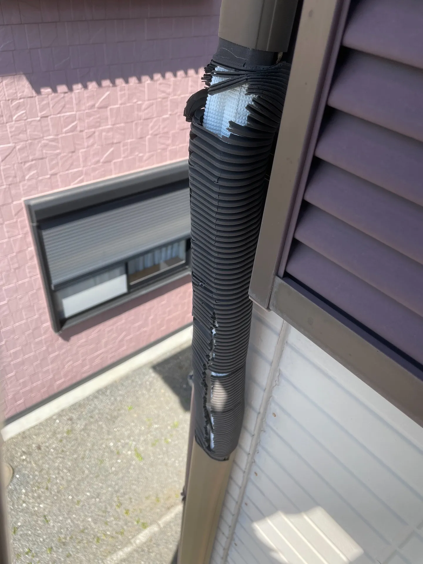 施工前屋外配管カバージャバラ