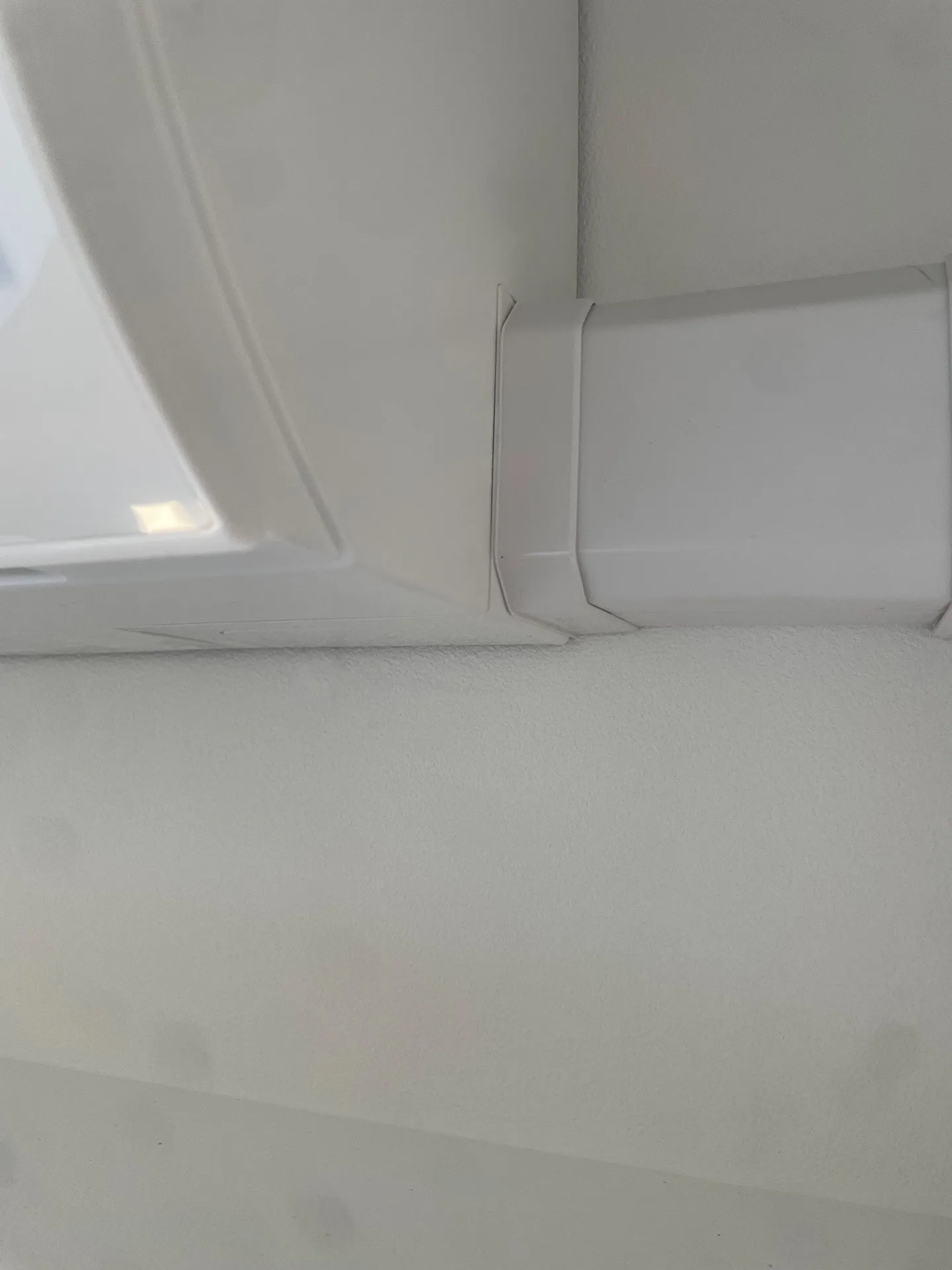 施工後室内機横カバー