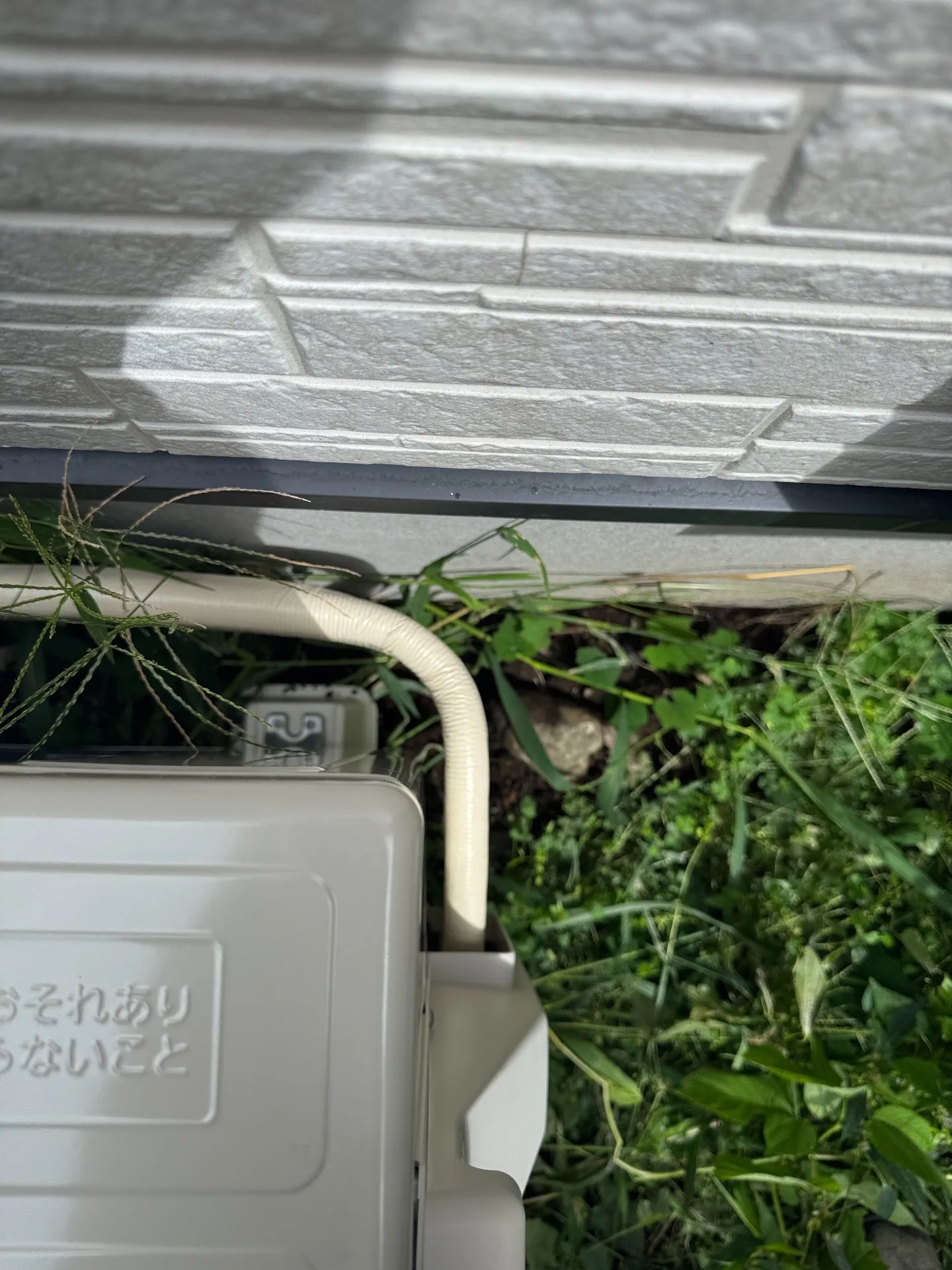 施工後室外機裏配管