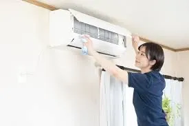 エアコン掃除は逆効果？知らないと危険な清掃方法と注意点