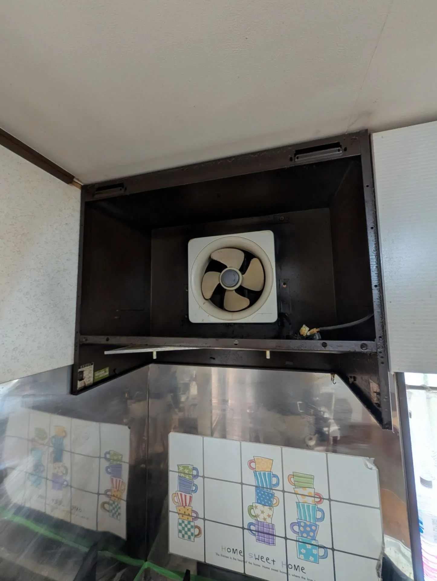 施工前プロペラ換気扇