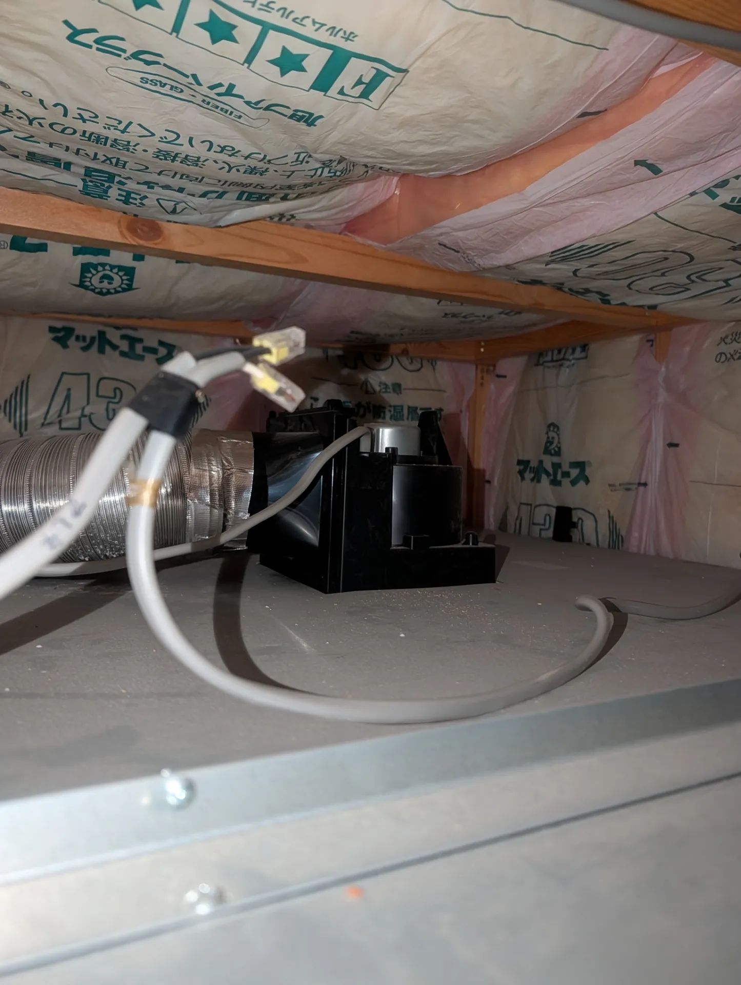既設換気扇天井裏