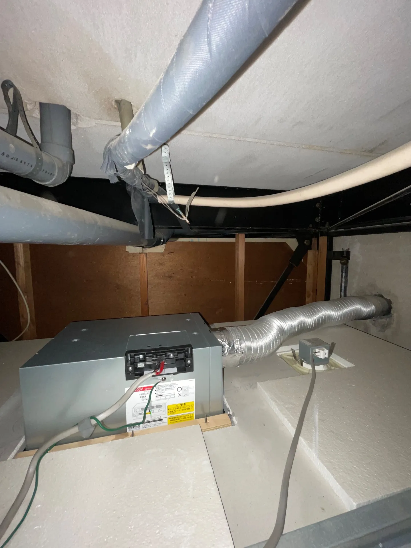 施工後浴室換気乾燥暖房機天井裏