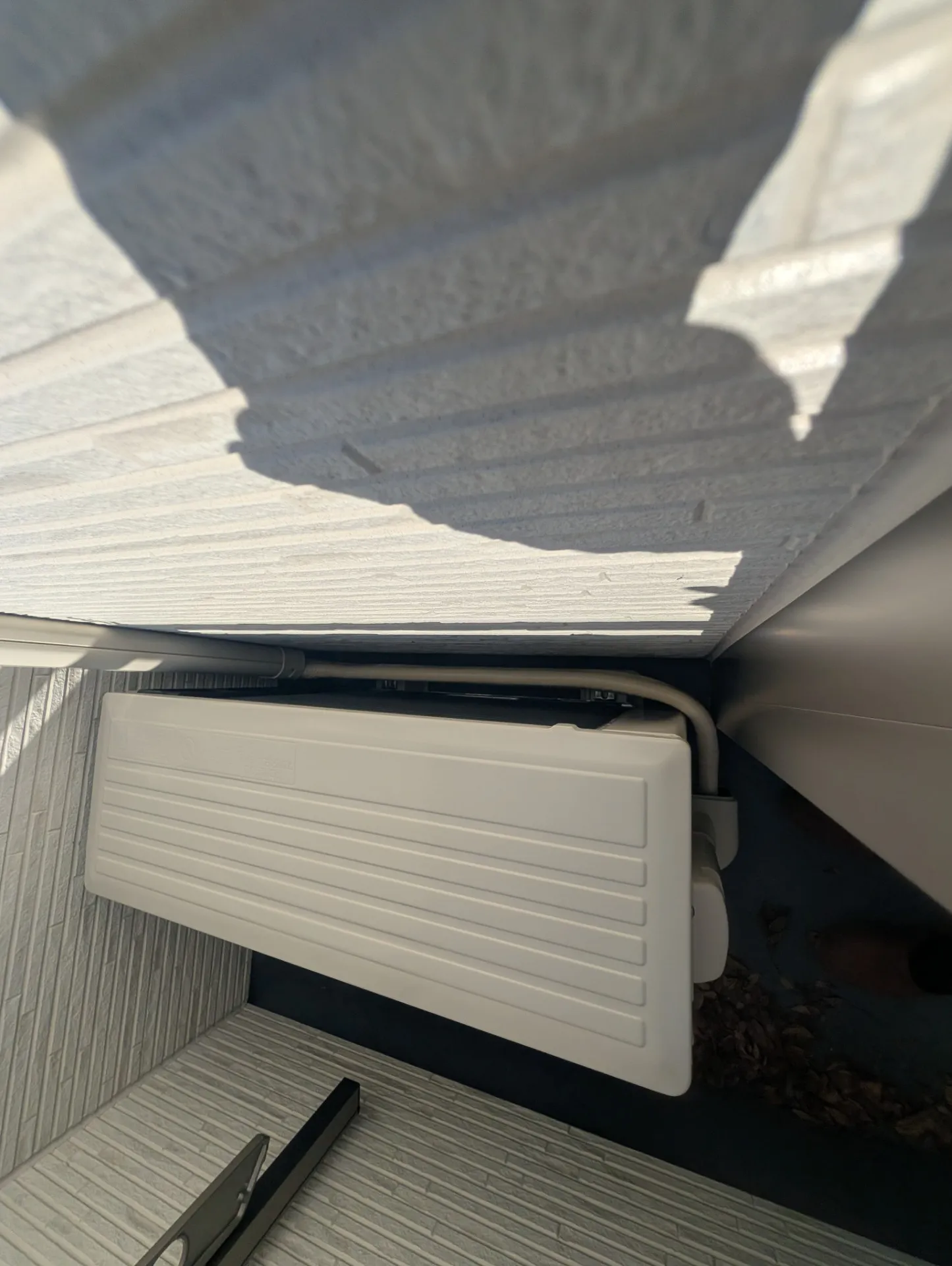 施工後室外機裏配管