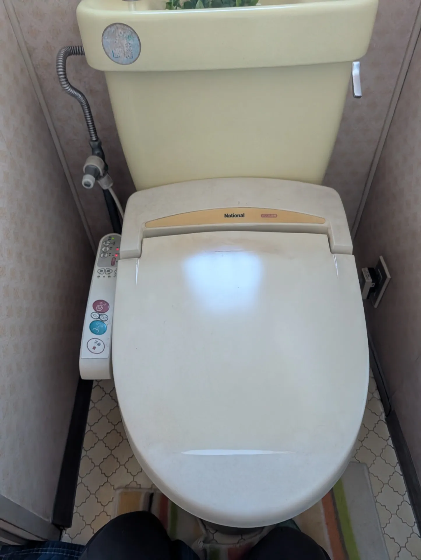 施工前ウォシュレット