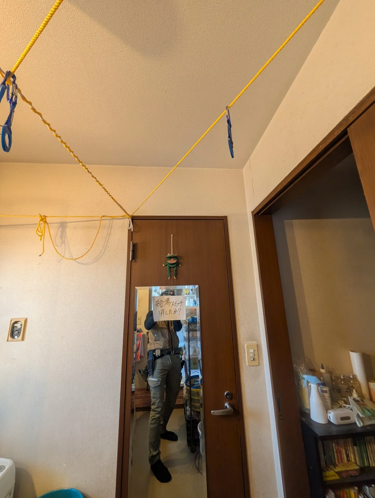 施工前脱衣所暖房機設置場所