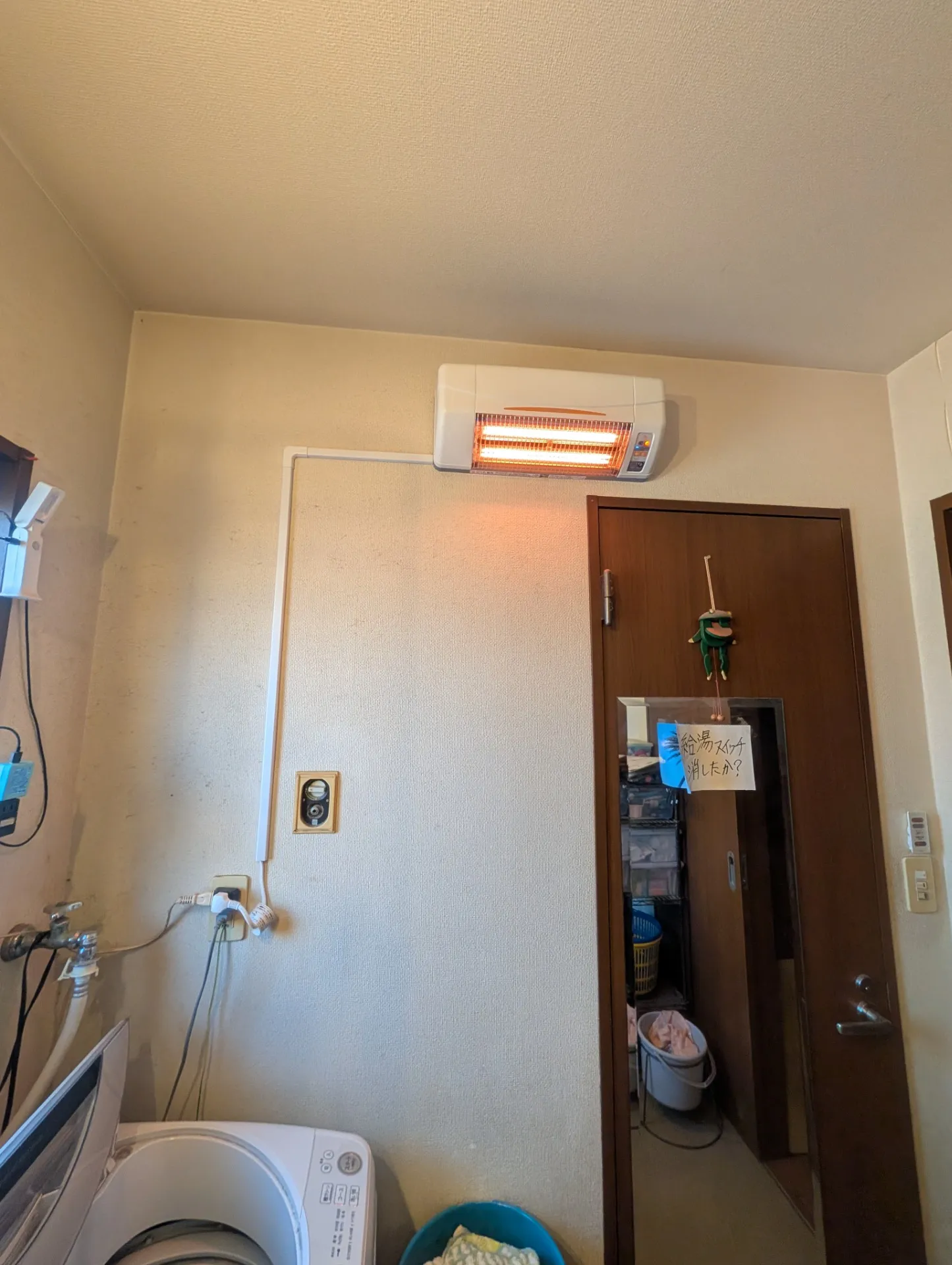 施工後脱衣所暖房機