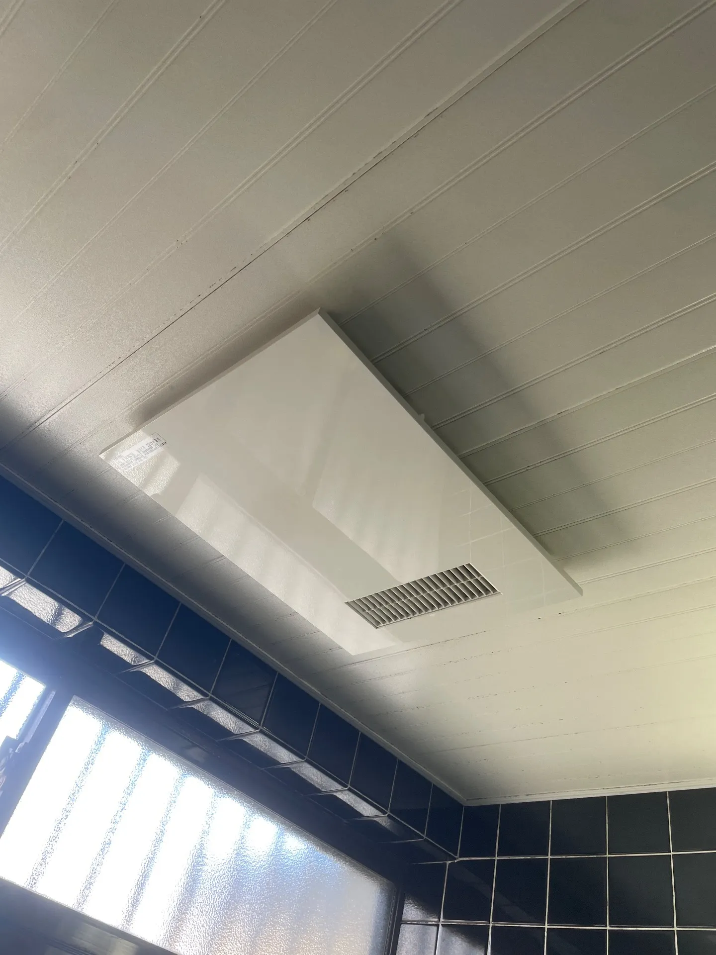 施工前浴室乾燥暖房機