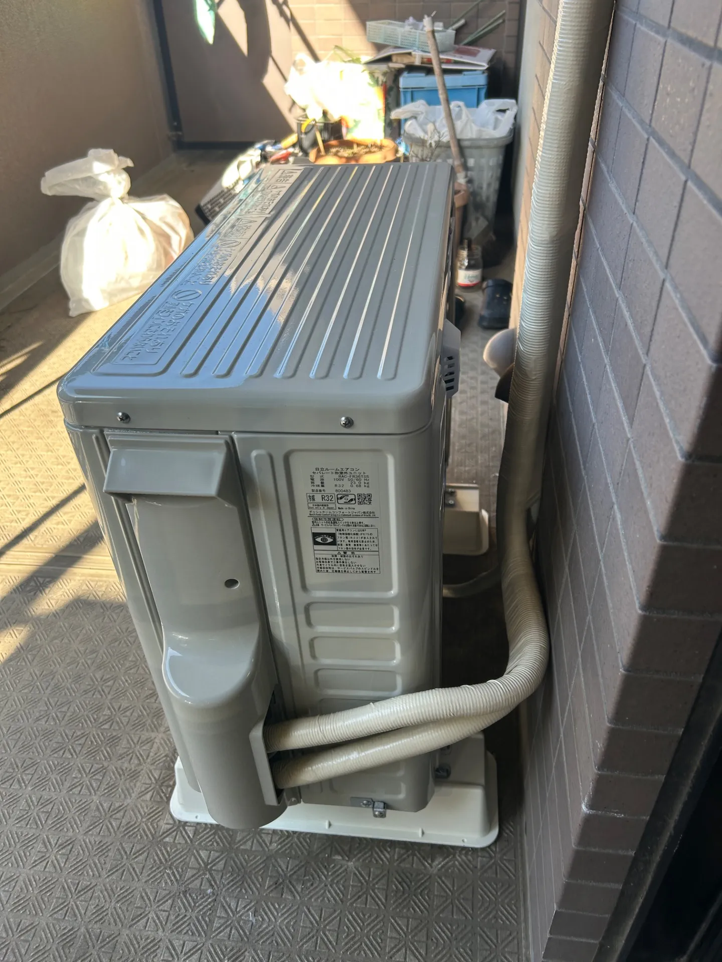 施工後室外機配管裏