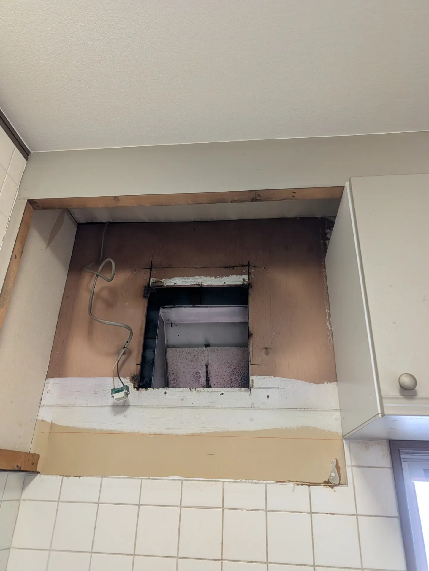 レンジフード撤去