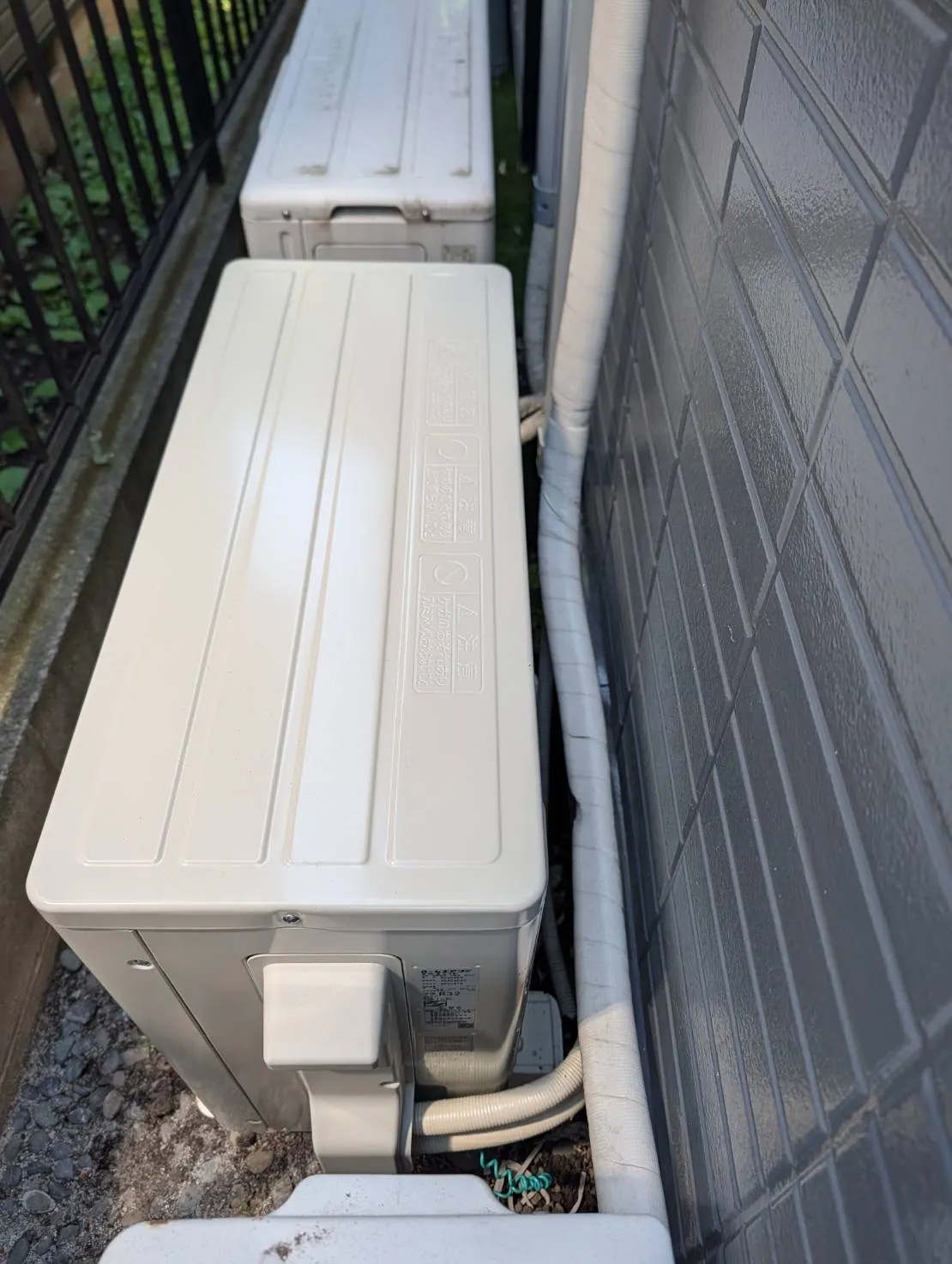 施工後室外機裏配管